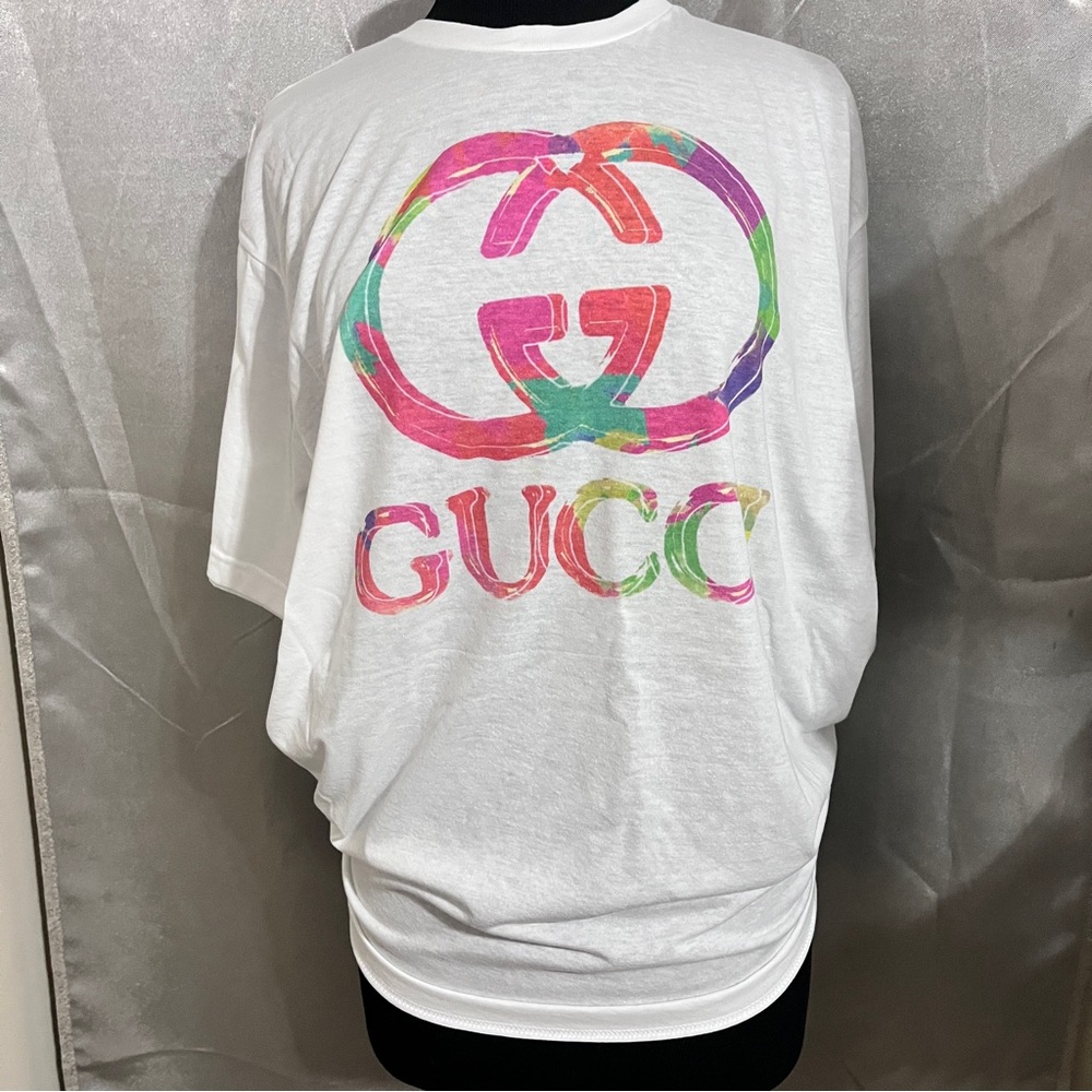 New Graphic Top
